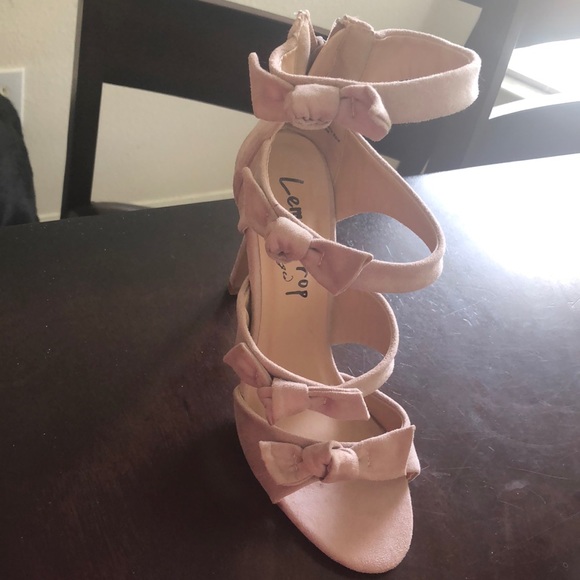 Heels - Picture 3 of 3